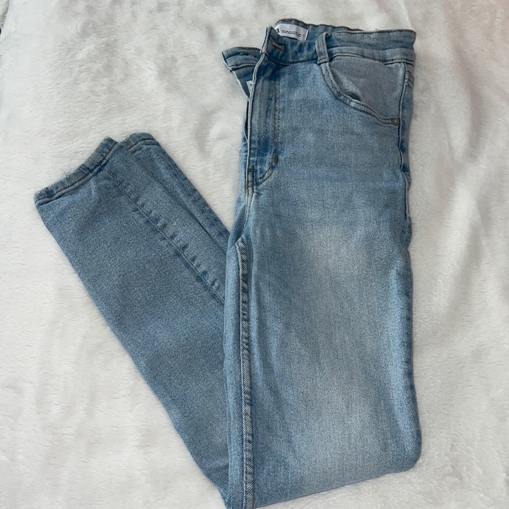 Zara High Wasted Straight Leg Light Wash Jeans